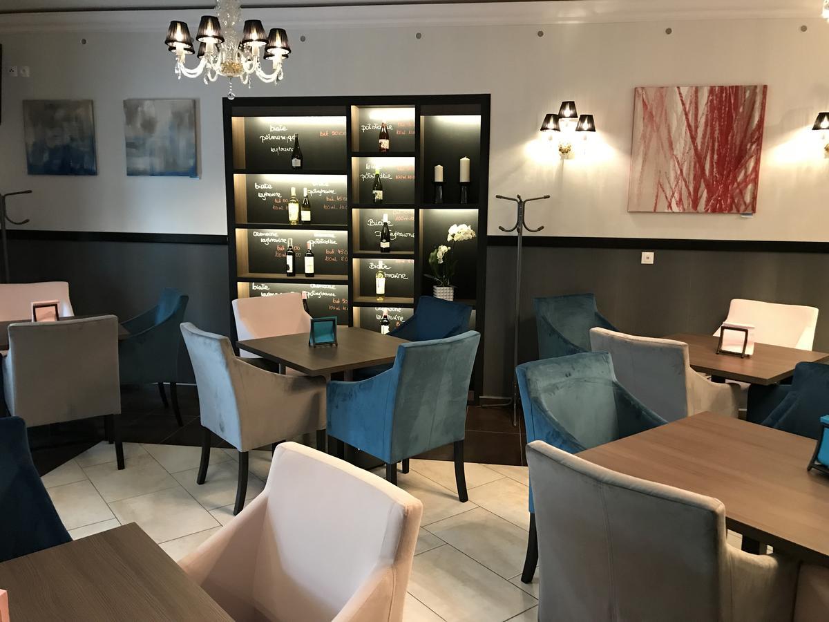 Hotel Marta 와와 외부 사진