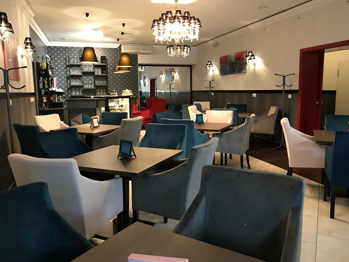 Hotel Marta 와와 외부 사진