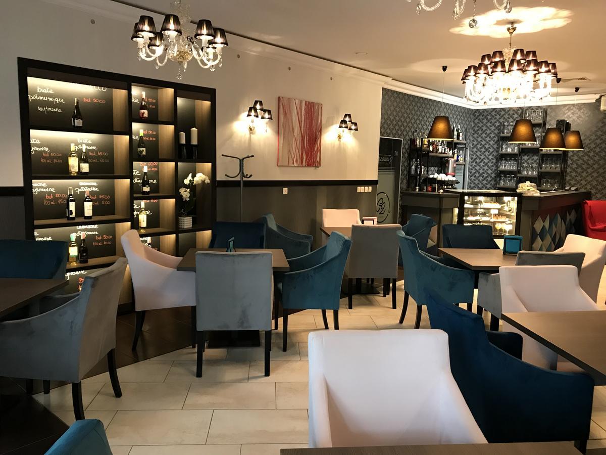 Hotel Marta 와와 외부 사진