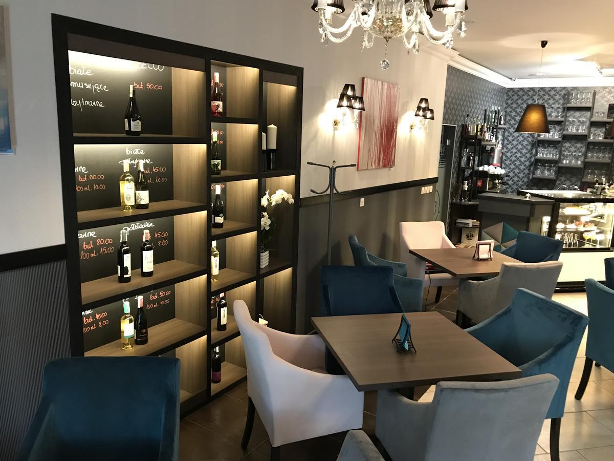 Hotel Marta 와와 외부 사진